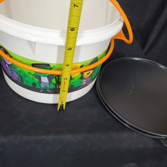 Tupperware Halloween Canister Handle Trick or Treat Bucket 14 Cup 266K-1 Monster - Picture 7 of 9